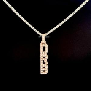 VVS VS Moissanite Iced Out Vertical Carta Colgante Plata Esterlina Hiphop Unisex - Product Image 1