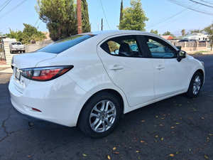 Usado 2017 T * oyota Yaris iA - Product Image 2