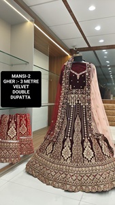 Meilleures ventes Velours Lehenga Choli de créateur avec travail Zari lourd Parfait pour les festivals, les mariages et les occasions spéciales - Product Image 4