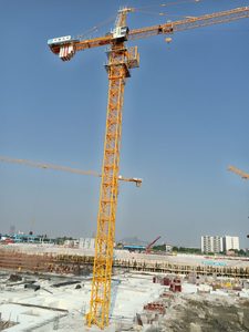 Grues à tour Topkit 10-12 tonnes, moment de levage 1600 <span class=keywords><strong>KN</strong></span>.m, pompe moteur incluse, haute efficacité opérationnelle pour la construction - Product Image 3