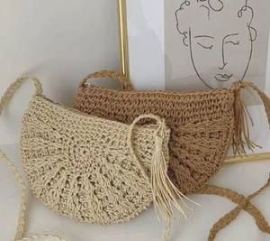 Sac à bandoulière bohème en paille tressée - Product Image 2