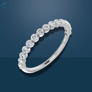 Anillo DE BODA personalizado con diamante de moissanita incoloro, anillo de media eternidad de oro blanco sólido de 10K para ella - Product Image 3