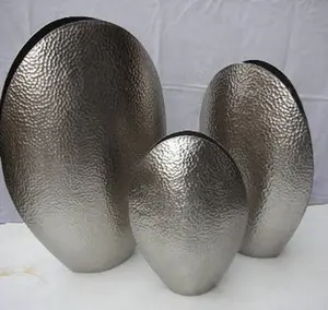 Vaso di fiori in metallo di alluminio da tavolo produttore all'ingrosso esportatore di vasi di fiori in metallo decorativo a basso prezzo