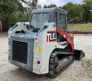รถตักล้อยางขนาดเล็กมือสอง Takeuchi TL8 สำหรับขาย - Product Image 2