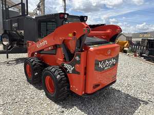 KUBOTA SSV75 Skid Steer Loader avec moteur diesel 70cc refroidi à l'eau bonne performance de travail Kick Start - Product Image 3