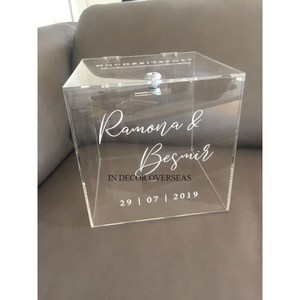 Dernier modèle arrivée acrylique de qualité luxueuse avec boîte de cartes d'invitation de mariage et d'événements en métal plaqué or - Product Image 2