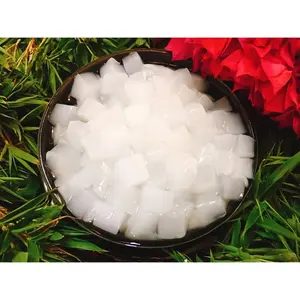 越南椰子果冻。优质椰子果冻，价格便宜。100% 天然新鲜椰子水/Hana发酵