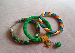 Bracelets de perles multicolores de luxe avec de nouveaux motifs de broderie Bonbons de bras de style classique pour les personnes à la mode - Product Image 6