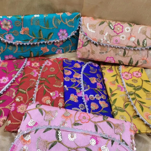 กระเป๋าคลัทช์ปักลายผ้าหลากสีสำหรับใช้ในโอกาสพิเศษถุงนอนเงินสดสำหรับเทศกาลดิวาลิฮาลดีมีฮินดี - Product Image 1