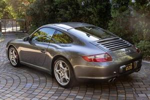 Good Value 2007 Porr-sche-e 911 Carreraa S Coupé Iconic SportsMachine combinant la puissance et le style intemporel - Product Image 4