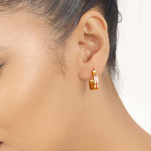 Boucles d'oreilles pendantes en or Coral Gleam - Ensemble de créoles et de huggies tendance - Product Image 2