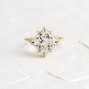 Anillo de Moissanita con Corte Princesa en Oro de 18K, Diamante Cultivado en Laboratorio, Joyería Fina Vintage para Compromiso y Boda para Mujer, Regalo de Joyería Original - Product Image 1