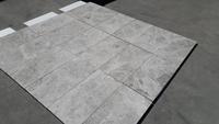 Carrelage en marbre gris clair, taille personnalisable, poli et fini, fabriqué en Turquie, moderne, système de pose à clipser, pour sols, murs, escaliers et bacs intérieurs/extérieurs