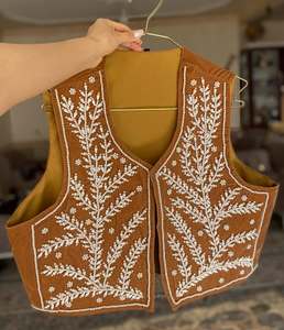 Veste de fête perlée d'inspiration turque sophistiquée avec décoration à motifs - Product Image 1
