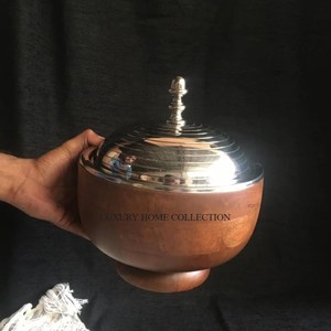 Cazuela Chapati de metal y madera de diseño moderno y elegante con un patrón geométrico elegante y aislamiento térmico ultra premium - Product Image 1