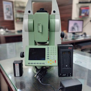 Estación robótica Leica Total Station TS 1202+ Robotic R 1000 disponible para la venta en buen estado - Product Image 1