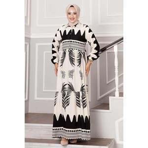 Robe Hijab en Viscose à Demi Boutonnée à Motifs de Paume Écru - Product Image 2