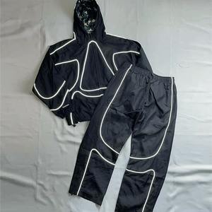 Chaqueta Cortavientos de Satén Tejido Unisex con Logotipo Personalizado, de Invierno, de Secado Rápido, con Franja Reflectante, de Alta Calidad, con Forro de Malla a Cuadros y Cremallera con Capucha - Product Image 1