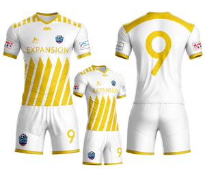 Ensembles d'uniformes de football personnalisés en gros d'usine kit de maillot de football unisexe été hiver avec conception personnalisée et impression de logo - Product Image 1