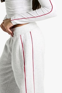 Pantalones de chándal para mujer, pantalones acampanados cómodos de color sólido, ropa informal de invierno de Algodón 100% con logotipo personalizado al por mayor - Product Image 3