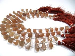 ลูกปัดพลอยมูนสโตนธรรมชาติทรงหยดน้ำขนาด6X10มม. ถึง9x15มม. ขายต่อเส้นยาว8นิ้ว - Product Image 4