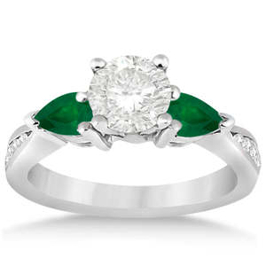 Anillo de Compromiso de Oro Blanco de 18K con Diamante de 0.61ct y Esmeralda Verde Pera, Calidad AAA, Claridad Impecable para Novias - Product Image 5