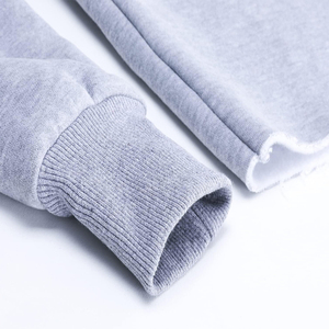 Sudadera Corta con Capucha para Mujer, Color Gris, Estilo Urbano, Invierno, Corta, con Forro Polar y Logotipo Frontal - Product Image 4