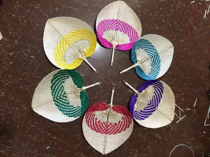 สีเขียว