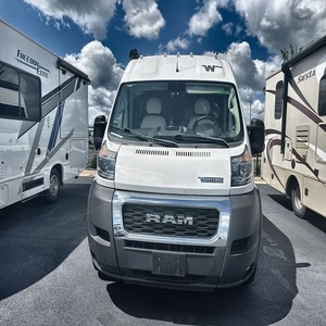 Winnebago T-r-a-v-a-t-o 59G 2022 en parfait état - Product Image 3