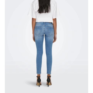 Short en jean déchiré irrégulier pour femme, style vintage et tendance, collection été 2025 - Product Image 4