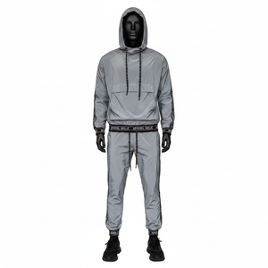 Conjuntos Personalizados de Dos Piezas, Chaqueta y Pantalones Cortos Cortavientos Personalizados, Chándal con Cremallera Reflectante, Conjunto de Dos Piezas de Nailon Cortavientos - Product Image 1