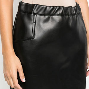 Prix de gros Jupes confortables en cuir véritable pour femmes Longueur régulière personnalisées Respirant Doux Brillant Serré pour l'hiver - Product Image 5