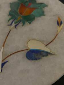 Sous-verres en marbre incrusté, pierre de malachite, lapis-lazuli, base en marbre blanc, ensemble rond vintage de luxe - Product Image 6