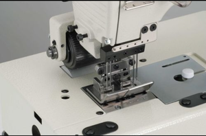 Machine à coudre plate à 4 aiguilles Kansai Special DLP-1508P à double point de chaînette avec tire-fil pour ceintures, personnalisable OEM, qualité DIY - Product Image 2