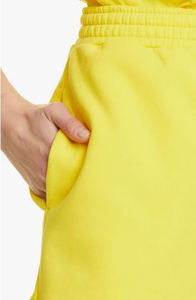 กางเกงขาสั้นผ้าเทอร์รี่ระบายอากาศสำหรับผู้หญิง สีเหลือง พิมพ์โลโก้ตามสั่ง เอวยางยืด แห้งเร็ว มีกระเป๋า สไตล์ลำลองแบบคาร์โก้ - Product Image 5