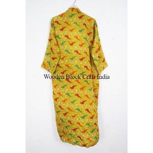 Kimono en soie pour femme de style bohème, robe indienne patchwork, caractéristique thermique, parfait pour les vacances, vêtements de nuit, méthode de tissage, col en V - Product Image 5