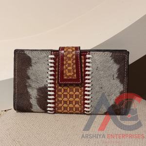 กระเป๋าคลัทช์หนังวัวแท้ใช้มือแกะสลักลวดลายตะวันตกเคสโทรศัพท์มีสไตล์กระเป๋าสตางค์หลายแบบ - Product Image 1