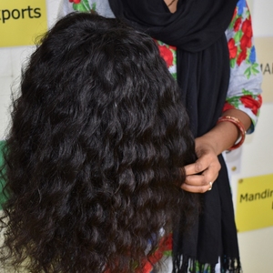 Meilleure qualité noir bouclé naturel indien Temple Extensions de cheveux humains 100% brut vierge vendeur vague & Curl Styles cuticule alignée - Product Image 5