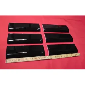 American Olean 2x6 Inch Accessoires pour carreaux de céramique noirs Paquet de 6 profilés de garniture Bullnose Alliage de 1mm pour application en cuisine - Product Image 1