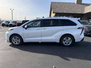 Toyota Sienna Limited 2025 USADA EN EXCELENTES CONDICIONES - Product Image 2