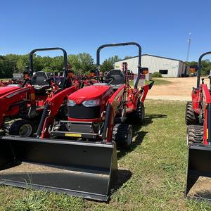 Tracteur subcompact Massey Ferguson GC1700 avec chargeur frontal, bonnes performances, prix avantageux - Product Image 1