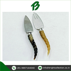 Juego de cubiertos de calidad superior Hermoso mango de cuerno natural Cuchillos de corte de queso vintage sostenibles de 2 piezas de la India - Product Image 2