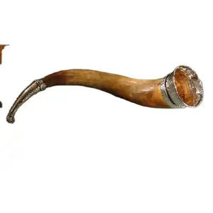 echtes viking-trinkhorn mit eisenständer trinkhorn geschnitzt antikes viking-trinkhorn messinghorn versandfertig