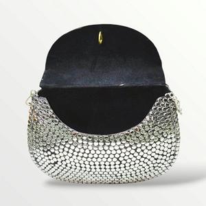 Pochette vintage moderne de créateur pour femmes Sac à main en perles de métal argenté avec sculpture polie pour femmes et filles - Product Image 4