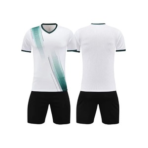 Vente en gros de maillots de football 100% polyester pour hommes, uniformes de football, ensembles de t-shirts style - Product Image 2