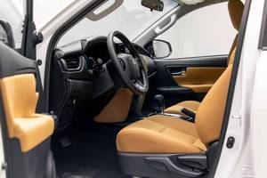 Nuevo, Cero Kilometraje/Km, Precio Accesible, 2025 Platinum White Pearl TY - Fortuner 2.7L 4WD SUV, Listo para Enviar - Product Image 3