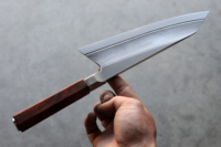 Couteau de chef professionnel en acier à haute teneur en carbone, forgé à la main, avec manche en résine.