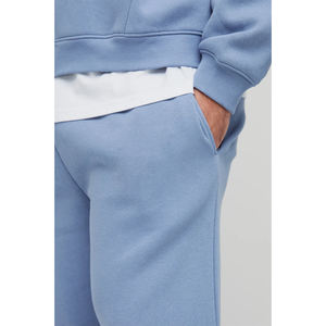 Pantalones deportivos de algodón y poliéster de alta calidad para hombre disponibles en pedidos al por mayor con costuras duraderas y un diseño moderno y cómodo. - Product Image 6