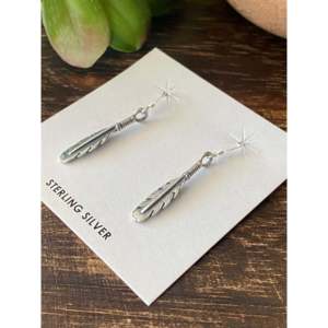 Pendientes Colgantes de Plata de Ley Hechos por Artesanos Navajo con Baño de Oro para Boda o Regalo con Perlas, Diamantes y Rubíes - Product Image 4