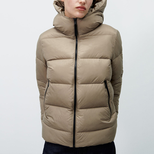 High Quality Men's Lightweight Water-Resistant <b>Packable</b> Puffer <b>Jacket</b> Hooded Collar with Zipper Closure for Winter Season - Product Image 5